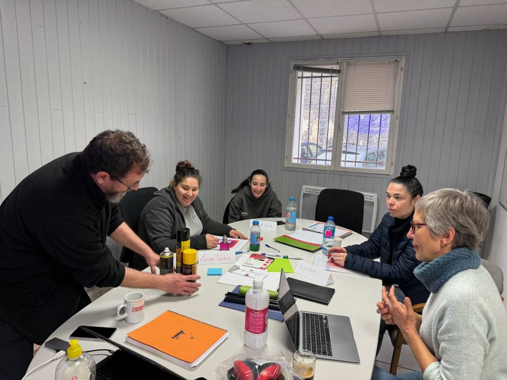 FB47A91E-CCDB-4F7C-8903-FCB3297EF6B6